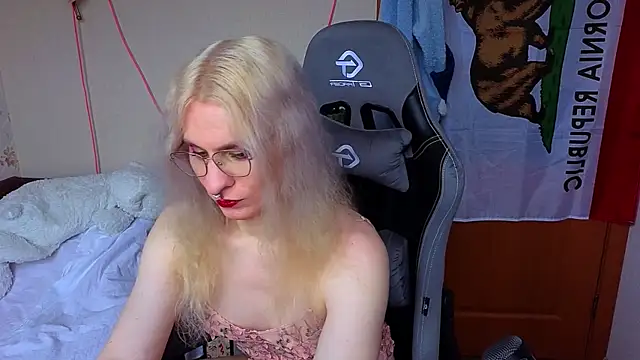 Lori Myaf online show from March 19, 2026, 1:48 pm