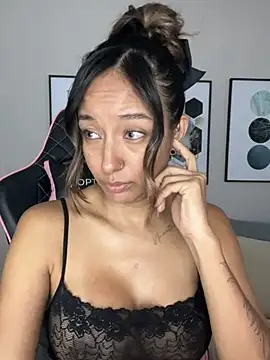 DianaHopson online show from February 20, 2025, 12:57 pm