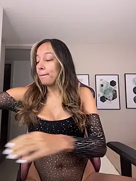 DianaHopson online show from October 11, 2025, 10:36 am