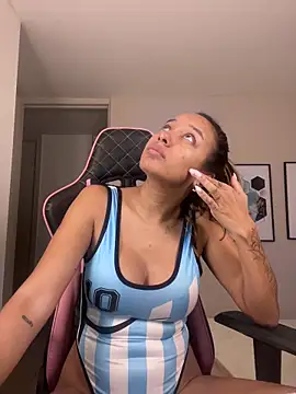 DianaHopson online show from October 31, 2025, 10:16 am