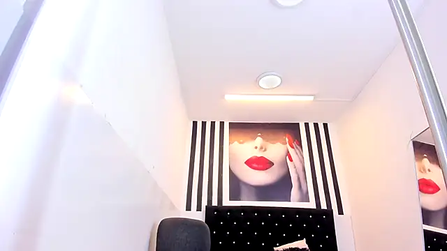 Snapshot of Shanelle__ chatting on September 19, 2025, 1:56 pm Shanelle online show from September 19, 2025, 1:56 pm