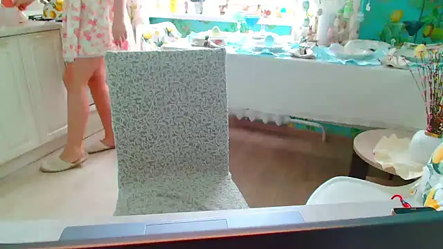 EveLove33 online show from April 14, 2026, 10:21 am