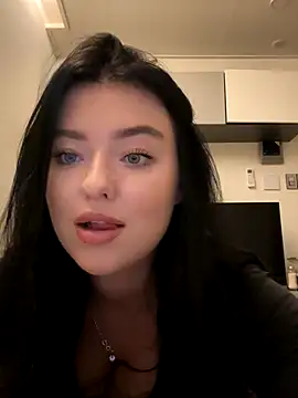 Snapshot of Angela_Fosterr chatting on October 18, 2025, 5:35 pm Angela Fosterr online show from October 18, 2025, 5:35 pm