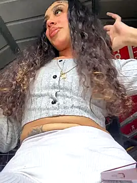 Snapshot of badbaby187 chatting on October 16, 2025, 5:14 pm badbaby187 online show from October 16, 2025, 5:14 pm