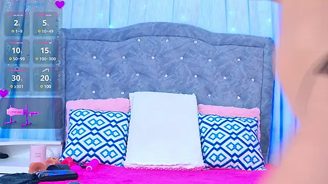 ZafiroClean online show from March 19, 2025, 7:06 pm