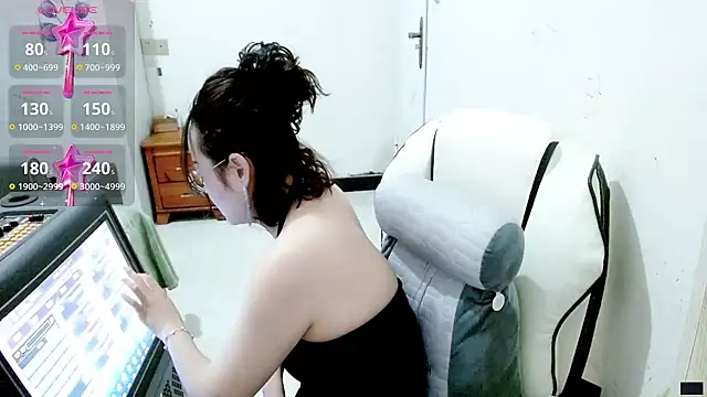 -orange  online show from March 18, 2025, 2:47 am