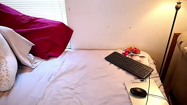 xxpixeyxx online show from October 13, 2025, 2:50 pm