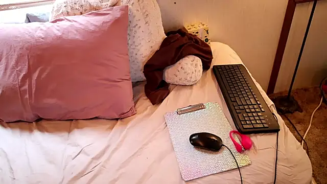 xxpixeyxx online show from November 9, 2025, 3:10 pm