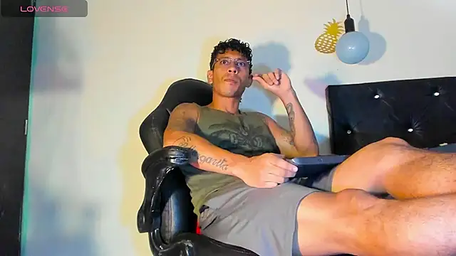 FuckHardlove online show from December 28, 2024, 5:25 pm