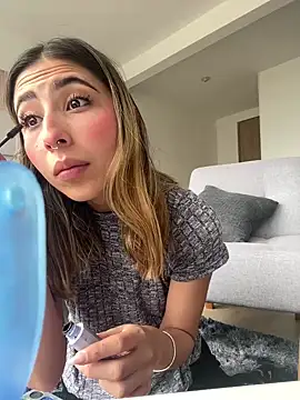 Ameellie online show from March 4, 2025, 2:10 pm