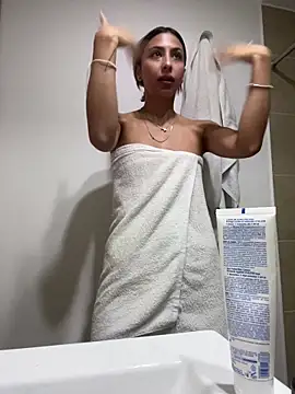 Ameellie online show from November 20, 2025, 4:07 pm