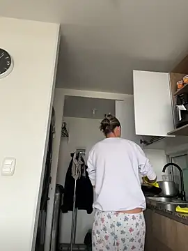 Ameellie online show from March 8, 2026, 3:27 pm