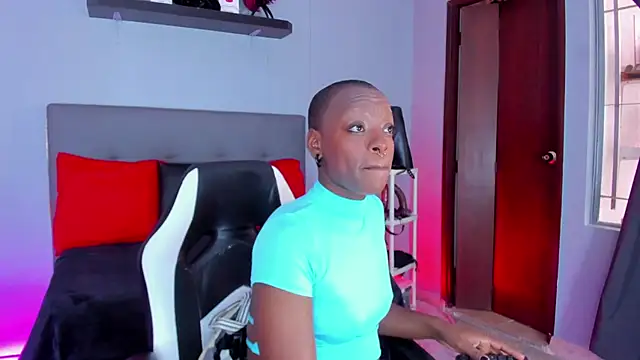 Coco Kiss online show from November 15, 2025, 7:10 pm