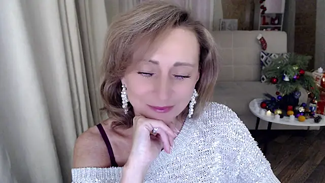 Snapshot of HornyMilf_777 chatting on January 8, 2025, 5:27 am HornyMilf 777 online show from January 8, 2025, 5:27 am