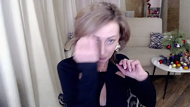 Snapshot of HornyMilf_777 chatting on January 13, 2025, 5:33 am HornyMilf 777 online show from January 13, 2025, 5:33 am