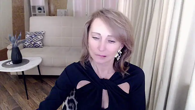 Snapshot of HornyMilf_777 chatting on January 15, 2025, 11:10 am HornyMilf 777 online show from January 15, 2025, 11:10 am