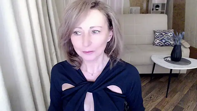 Snapshot of HornyMilf_777 chatting on January 17, 2025, 5:00 am HornyMilf 777 online show from January 17, 2025, 5:00 am