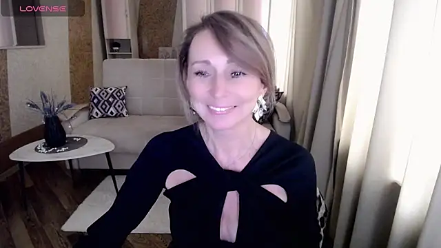 Snapshot of HornyMilf_777 chatting on February 3, 2025, 8:02 am HornyMilf 777 online show from February 3, 2025, 8:02 am