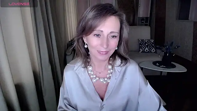 Snapshot of HornyMilf_777 chatting on February 4, 2025, 5:10 am HornyMilf 777 online show from February 4, 2025, 5:10 am