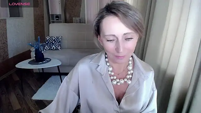 Snapshot of HornyMilf_777 chatting on February 10, 2025, 5:14 am HornyMilf 777 online show from February 10, 2025, 5:14 am