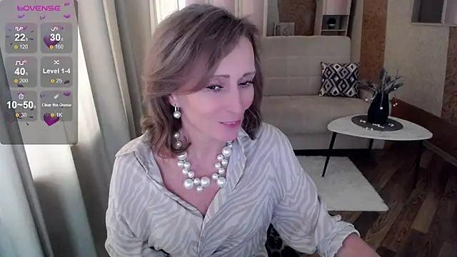 Snapshot of HornyMilf_777 chatting on February 12, 2025, 11:18 am HornyMilf 777 online show from February 12, 2025, 11:18 am