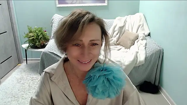 Snapshot of HornyMilf_777 chatting on March 17, 2025, 8:18 am HornyMilf 777 online show from March 17, 2025, 8:18 am