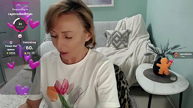 Snapshot of HornyMilf_777 chatting on October 4, 2025, 6:33 am HornyMilf 777 online show from October 4, 2025, 6:33 am