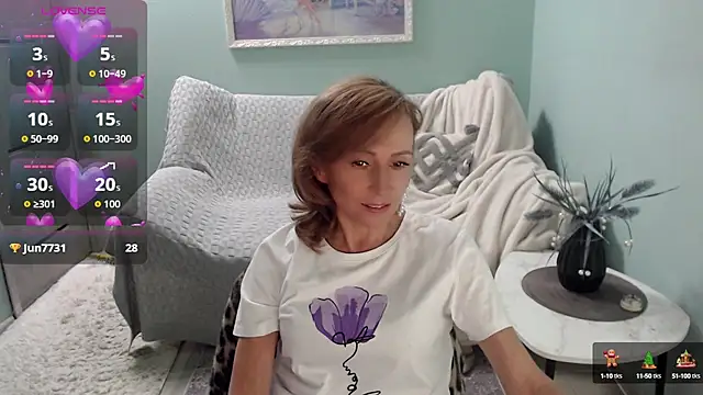 Snapshot of HornyMilf_777 chatting on October 5, 2025, 6:23 am HornyMilf 777 online show from October 5, 2025, 6:23 am