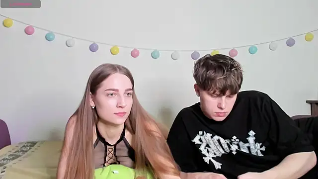 Emily and Ilumi online show from January 30, 2025, 5:06 pm