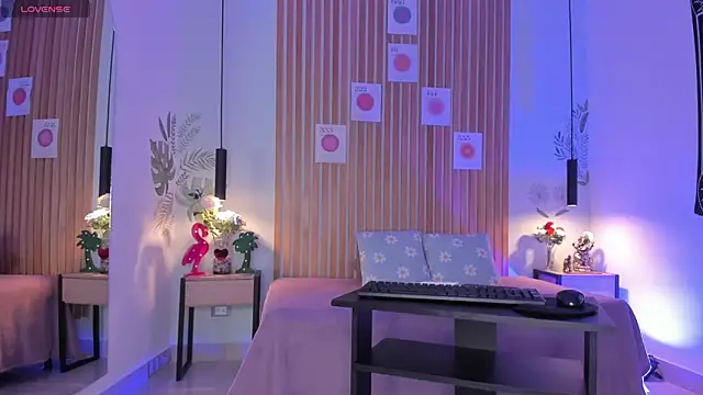 PawgGirl18 online show from December 5, 2024, 4:23 pm