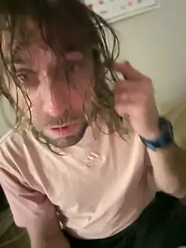 4kUsh2Fashion0 online show from December 24, 2024, 7:49 am