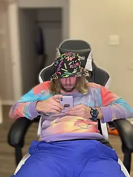 4kUsh2Fashion0 online show from January 5, 2025, 1:13 am