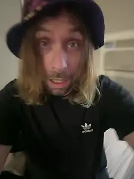 4kUsh2Fashion0 online show from January 21, 2025, 7:06 pm