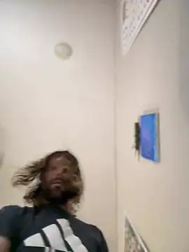 4kUsh2Fashion0 online show from February 11, 2025, 5:18 pm