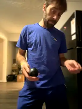 4kUsh2Fashion0 online show from October 3, 2025, 2:58 pm