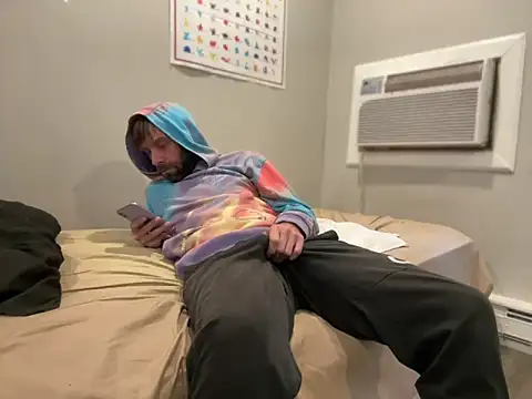 4kUsh2Fashion0 online show from October 13, 2025, 3:45 pm