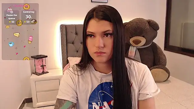 Nicols66 online show from February 5, 2025, 11:50 pm