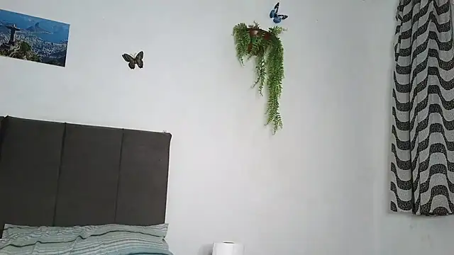 SiminFox online show from April 12, 2026, 3:06 pm