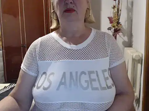 Secretfox online show from September 30, 2025, 5:45 am