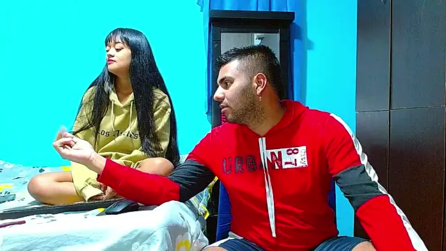 2ScarletandRyan8 online show from January 18, 2025, 10:06 am