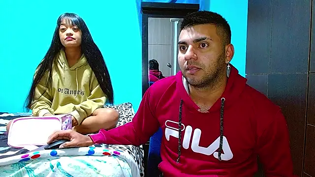 2ScarletandRyan8 online show from February 14, 2025, 10:07 am