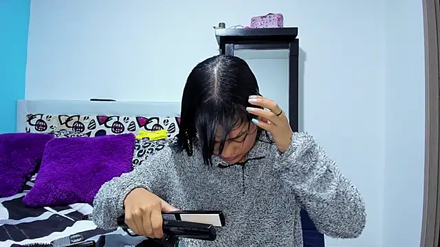 2ScarletandRyan8 online show from March 17, 2025, 10:06 am