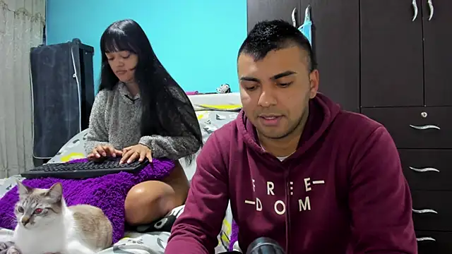 2ScarletandRyan8 online show from September 16, 2025, 10:05 am