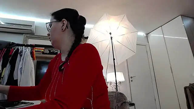 ILoveToFeelU online show from March 16, 2025, 9:37 pm