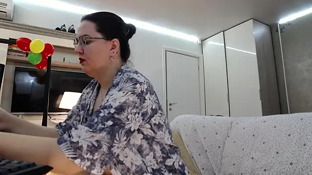 ILoveToFeelU online show from June 6, 2026, 7:29 pm