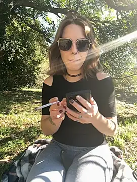 Snapshot of Mia_Railey chatting on October 24, 2025, 1:07 pm Mia Railey online show from October 24, 2025, 1:07 pm