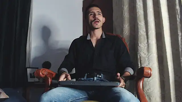 HomeAloneK online show from March 3, 2025, 8:21 pm