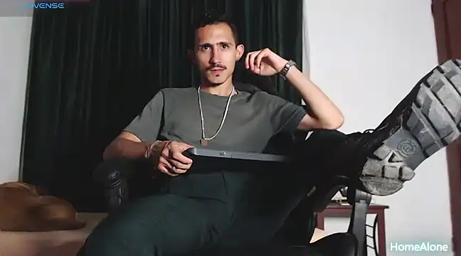 HomeAloneK online show from March 20, 2025, 10:40 pm