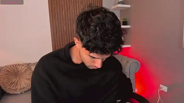 liam collins21 online show from March 11, 2025, 11:33 am