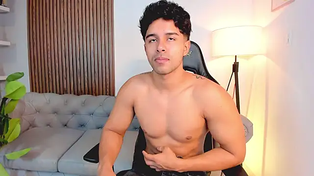 liam collins21 online show from November 9, 2025, 11:52 am